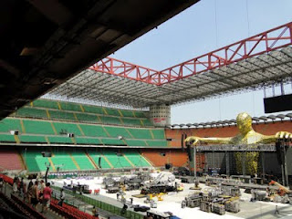 Preparativos pro show do Pet Shop Boys no San Siro