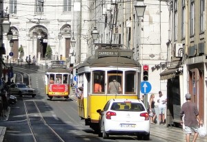 Elétrico Carris na Rua da Conceição