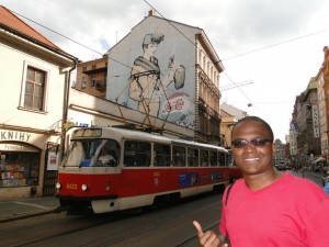 Tram próximo a Jindřišská věž (Torre de Saint Henry)