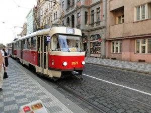 Tram 22 na Újezd, próximo ao Petrin Hill