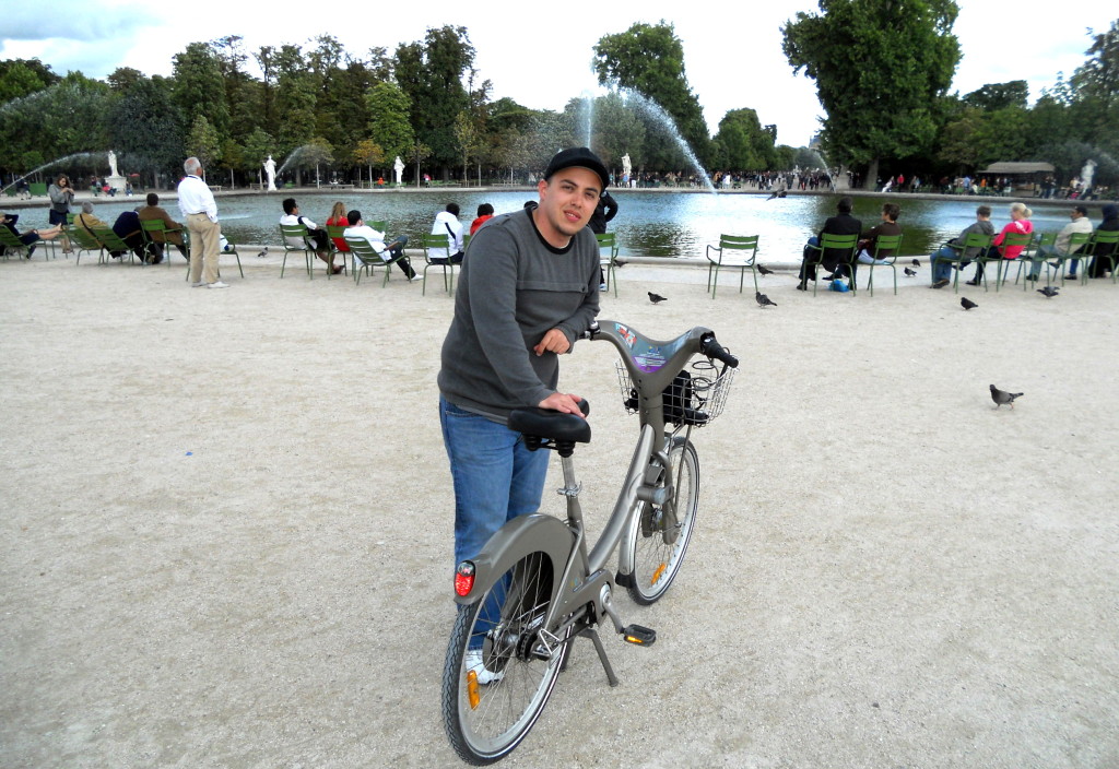 Gustavo de Velib nos Jardins de Tuileries em 2011