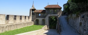 Entrada do vilarejo medieval de Gruyères