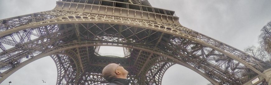 Subindo a Torre Eiffel sob máxima segurança